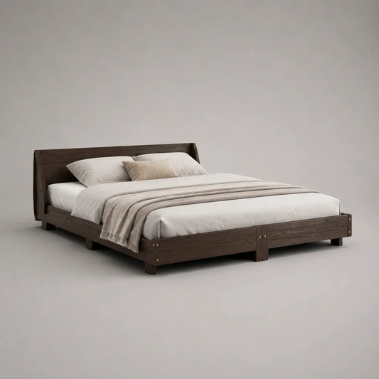 Letto matrimoniale 160x200 cm struttura in legno massello di pino colore marrone scuro con testiera inclinata rete a doghe e base piattaforma dimensioni 205x165x95 cm